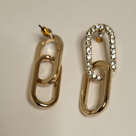 GOLD TONE DROP EARRINGS - Gift with a purchase of $ 75 or more. - Picture 2 of 3